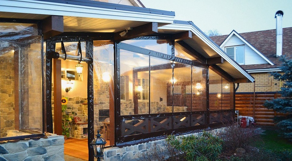 veranda-s-myagkimi-oknami