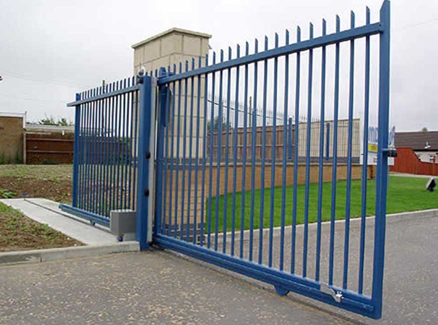 otkatnyye-vorota-po-relsu