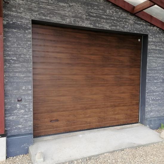 Секционные ворота для дачи